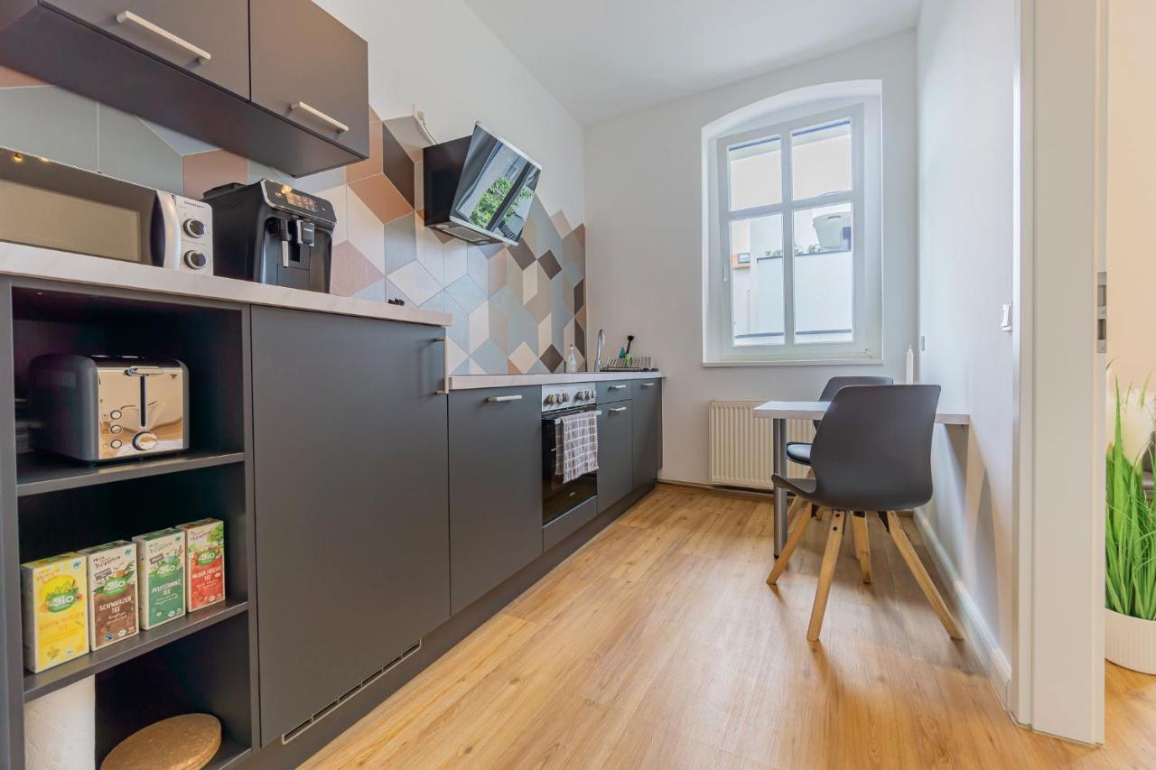 Modernes Apartment - Zentral, Ruhig, Wlan, Netflix, Kueche, Schreibtisch, Parkplatz, Waschtrockner Cottbus Ngoại thất bức ảnh