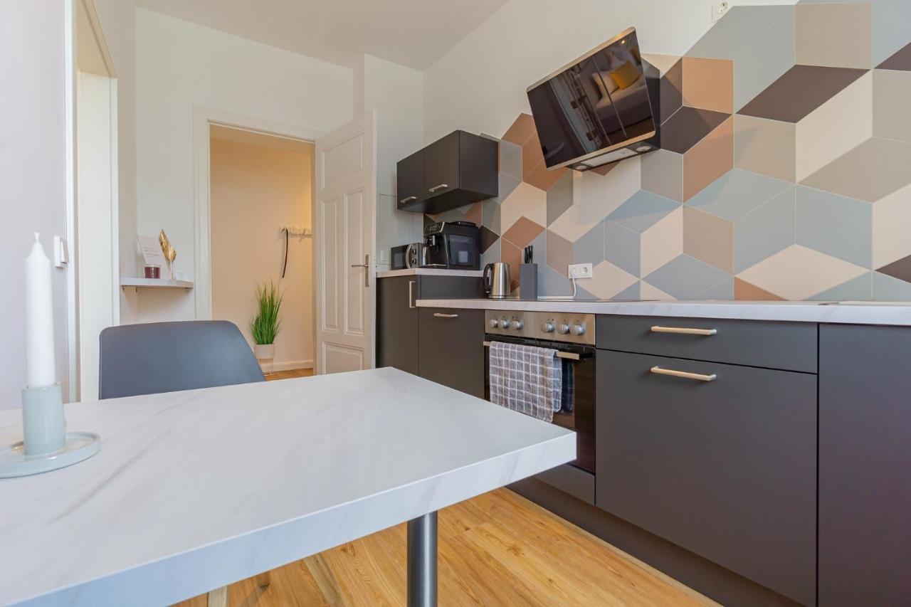 Modernes Apartment - Zentral, Ruhig, Wlan, Netflix, Kueche, Schreibtisch, Parkplatz, Waschtrockner Cottbus Ngoại thất bức ảnh