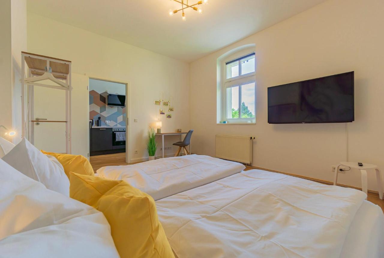 Modernes Apartment - Zentral, Ruhig, Wlan, Netflix, Kueche, Schreibtisch, Parkplatz, Waschtrockner Cottbus Ngoại thất bức ảnh